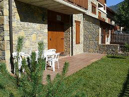 APARTMENTSUITESPAIN BAQUEIRA Jardin Privado