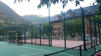 APARTMENTSUITESPAIN BAQUEIRA Jardin Privado
