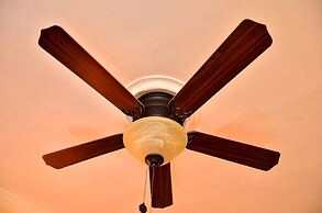 Kingston Sunset Guest Apartment I