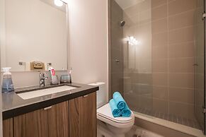 QuickStay - Luxury in Yorkville (Yonge & Bloor)