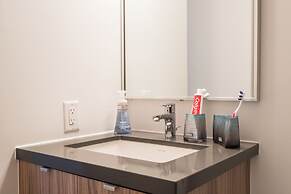QuickStay - Luxury in Yorkville (Yonge & Bloor)