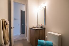 QuickStay - Luxury in Yorkville (Yonge & Bloor)