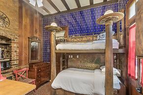 Royal Barracks Guest House