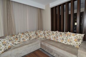 Lighthouse Nadia Aparts