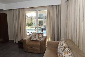 Lighthouse Nadia Aparts