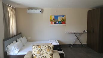 Lighthouse Nadia Aparts