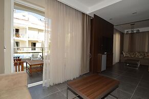 Lighthouse Nadia Aparts