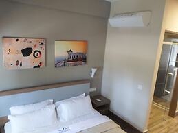 Lighthouse Nadia Aparts