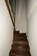 Lighthouse Nadia Aparts