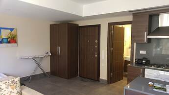 Lighthouse Nadia Aparts