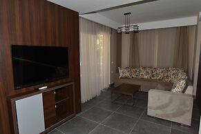 Lighthouse Nadia Aparts