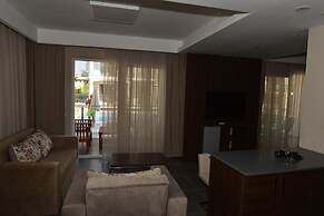 Lighthouse Nadia Aparts