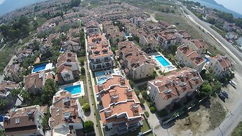 Lighthouse Nadia Aparts