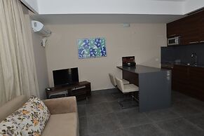 Lighthouse Nadia Aparts