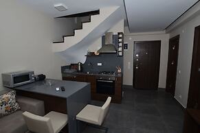 Lighthouse Nadia Aparts