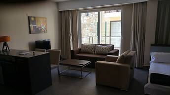 Lighthouse Nadia Aparts