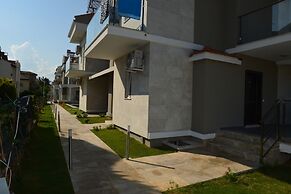 Lighthouse Nadia Aparts