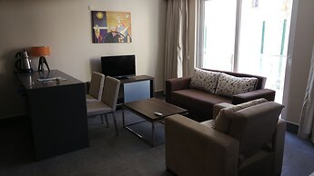 Lighthouse Nadia Aparts