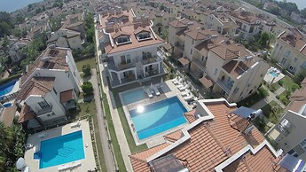 Lighthouse Nadia Aparts