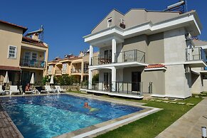 Lighthouse Nadia Aparts