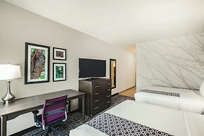 La Quinta Inn & Suites by Wyndham McAllen La Plaza Mall