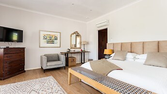 Lady Loch Country House