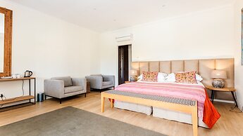 Lady Loch Country House