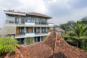 RedDoorz @ Sersan Bajuri