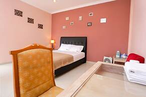 RedDoorz @ Sersan Bajuri