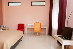 RedDoorz @ Sersan Bajuri