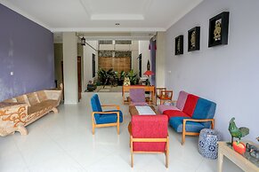 RedDoorz @ Sersan Bajuri