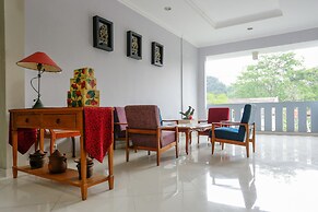 RedDoorz @ Sersan Bajuri