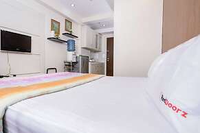 RedLiving Apartemen The Suites Metro - Mary Tower E