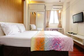 RedLiving Apartemen The Suites Metro - Mary Tower E