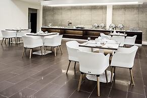 Grand Lily Hotel Suites