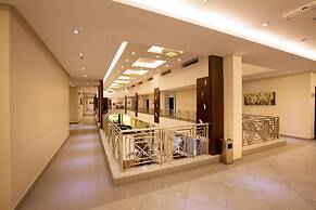 Grand Lily Hotel Suites