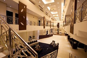 Grand Lily Hotel Suites