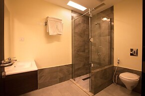 Grand Lily Hotel Suites