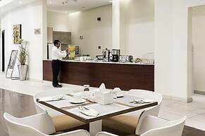 Grand Lily Hotel Suites