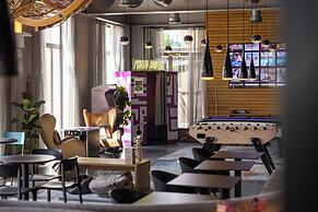 Moxy London Excel