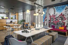 Moxy London Excel
