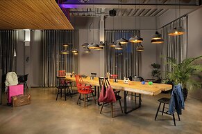 Moxy London Excel