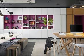 Moxy London Excel