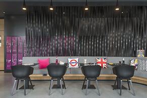 Moxy London Excel