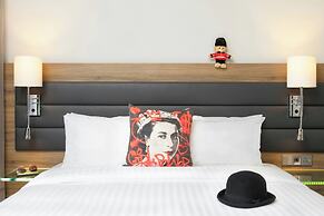 Moxy London Excel