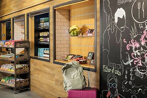 Moxy London Excel