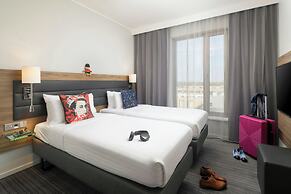 Moxy London Excel