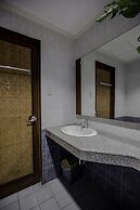 Capital O 740 Bliss Hotel Dau