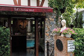 Le Charcoa Hotel