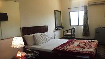 Hilltop Hotel
